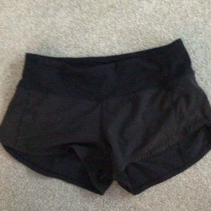 Lululemon 2.5” shorts